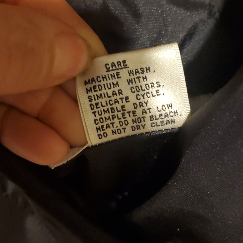 Silverleaf 90s Shiny Black Belted Trench Rain Jacket, sleek and fashionable - Picture 7 of 9